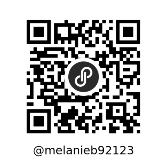 Meet your Posh Ambassador , Melanie  Make your offers NO TRADES - Picture 11 of 15